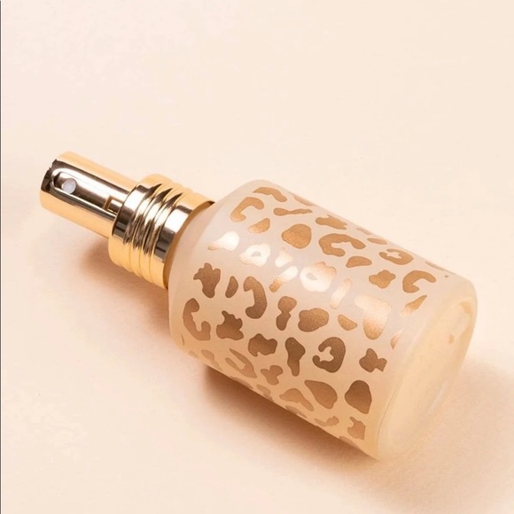 Whimsy + Wellness Leopard print glass bottle set - Picture 2 of 6